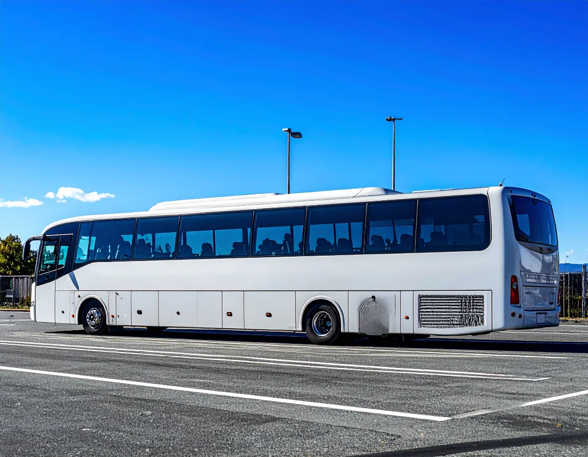 貸切バス当日の流れは「集合→点呼→乗車→休憩→解散」の5ステップで押さえる