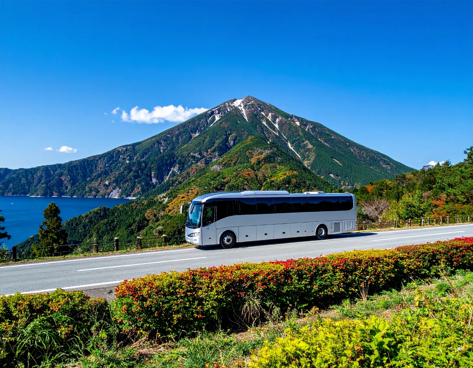 貸切バス乗務員の宿泊費目安は?泊まり旅程で増える費用ガイド