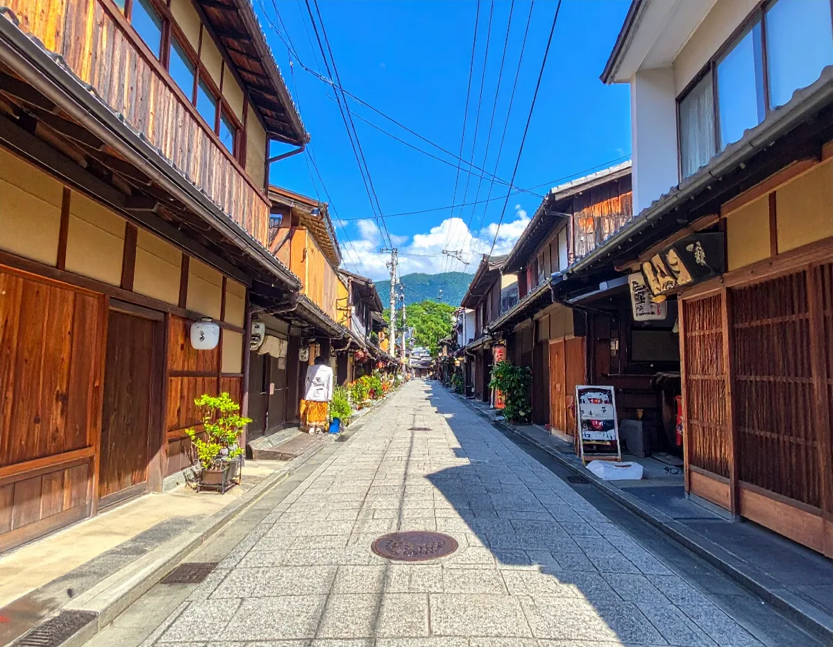 少人数なら小回りの利くマイクロバス・小型バスが便利