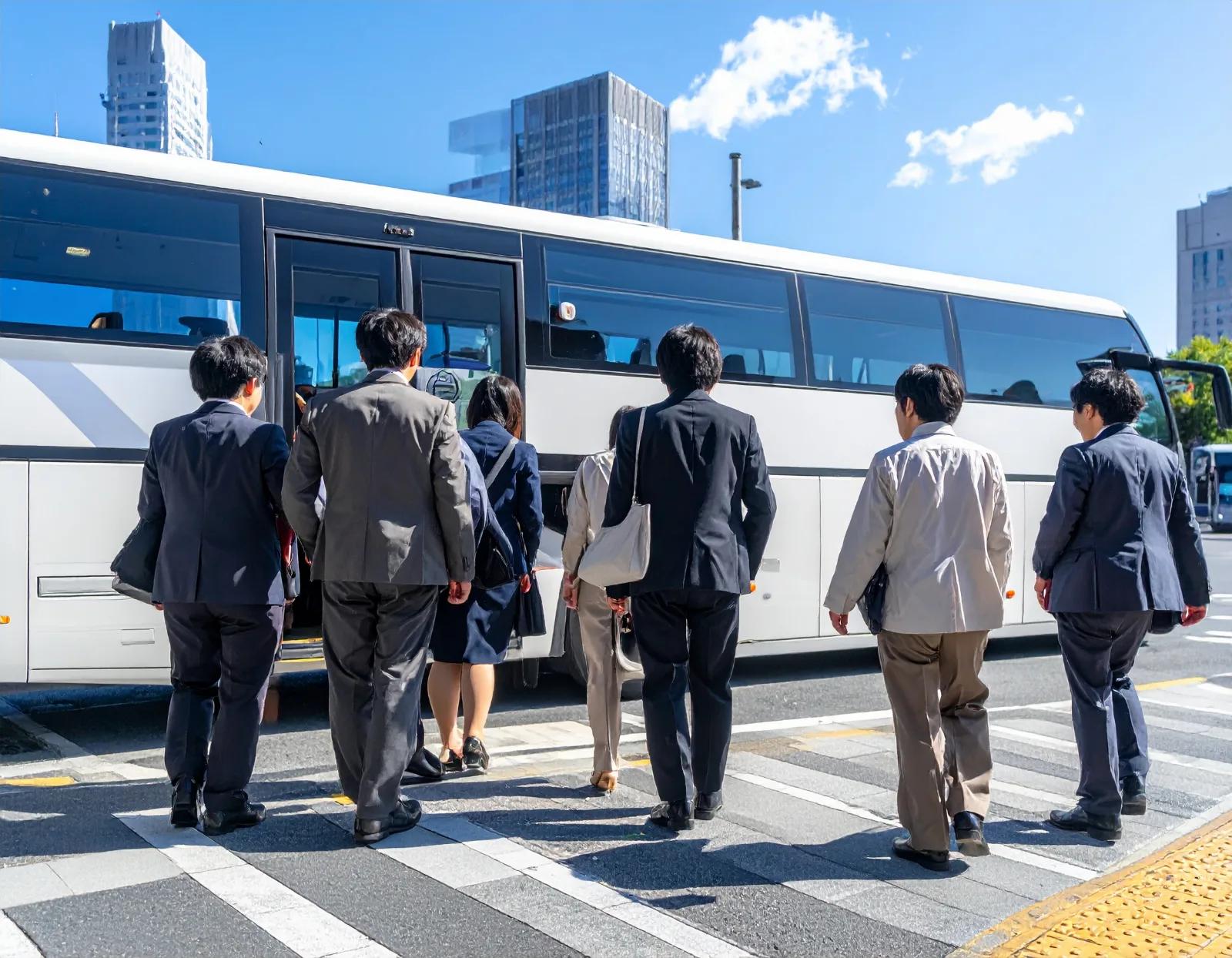 関西発1泊2日の社員旅行、バス1台で行ける行き先の選び方ガイド