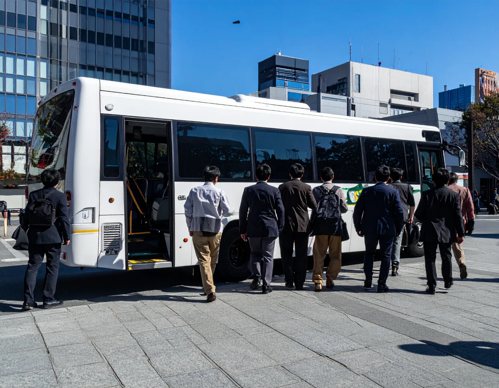 団体旅行の昼食場所の決め方、バス駐車場から逆算する順番