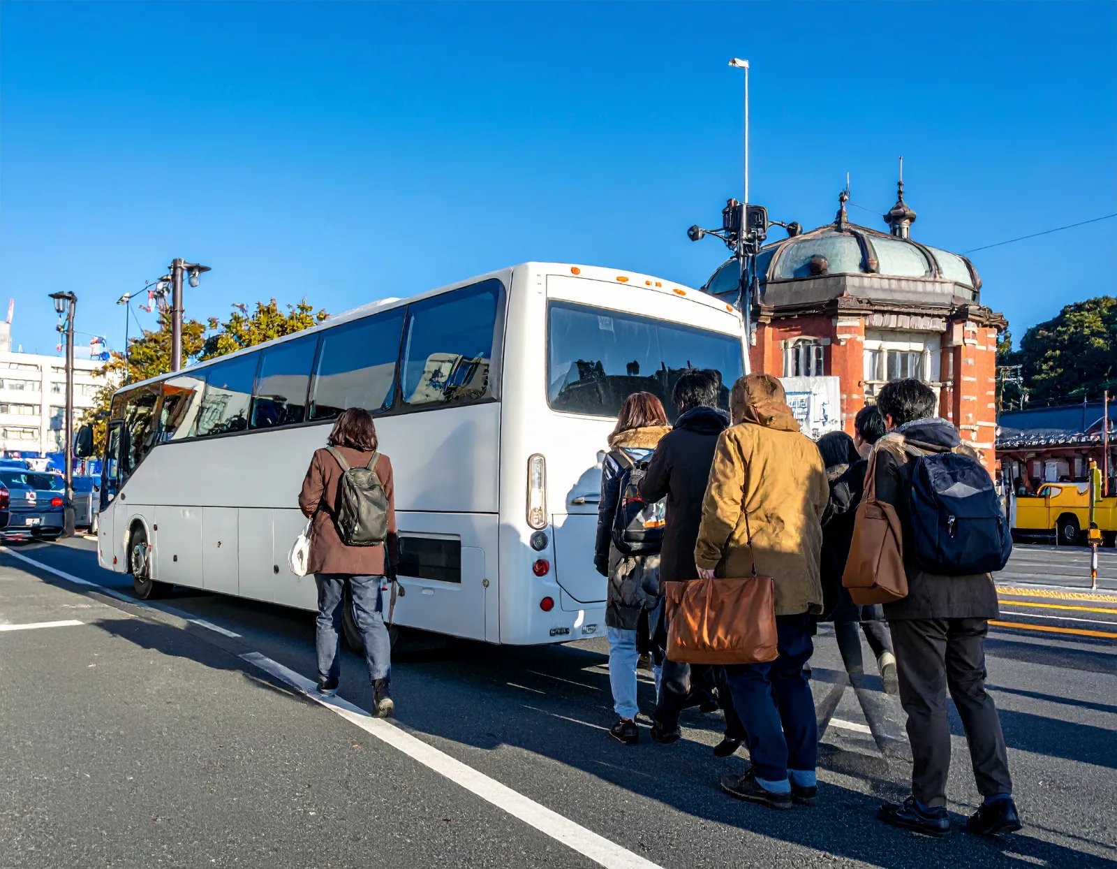 老人会の関東日帰り旅行、低床バスで叶える歩かない行き先選び