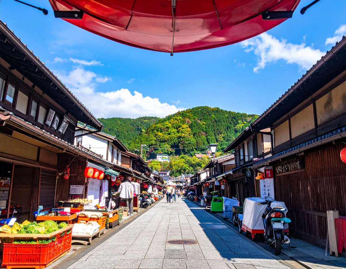 Morning Pickup and the Drive Toward Lake Ashi